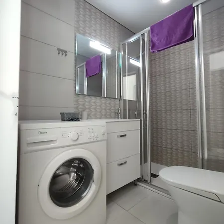 Cozy With Balcony, Pool And Wifi In Playa De Americas *