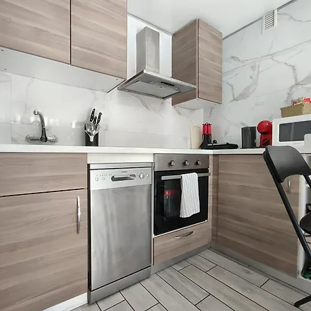 Apartmán Cozy With Balcony, Pool And Wifi In Playa De Americas Playa de las Americas (Tenerife)