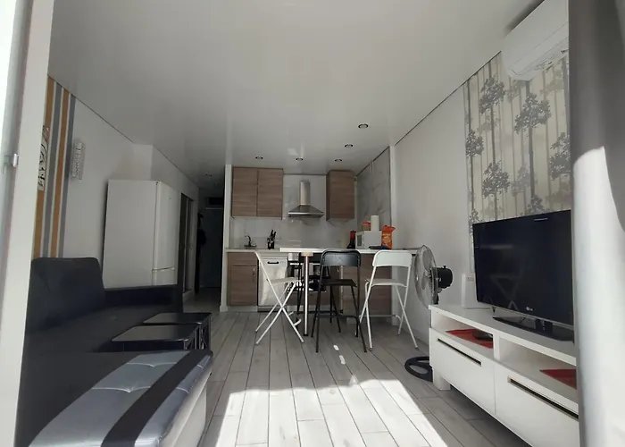 Daire Cozy With Balcony, Pool And Wifi In Playa De Americas *