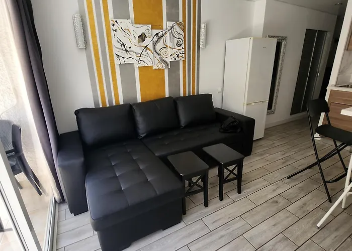 Apartmán Cozy With Balcony, Pool And Wifi In Playa De Americas