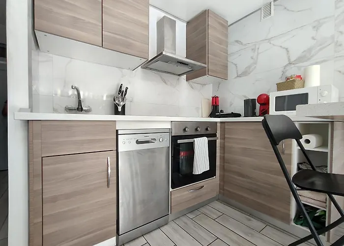 Apartmán Cozy With Balcony, Pool And Wifi In Playa De Americas Playa de las Americas (Tenerife)